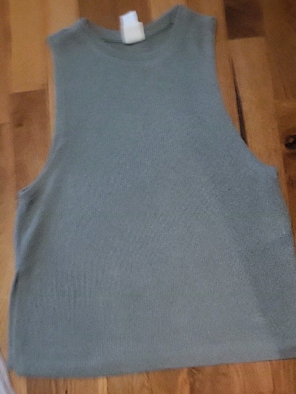H&M Tank Tops - Picture 4 of 5